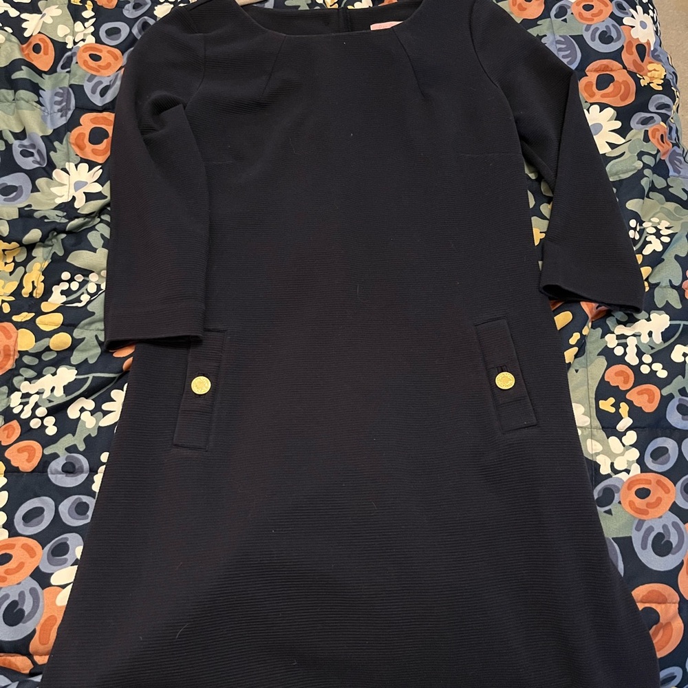 Navy Lily Pulitzer dress size small. In excellent condition.